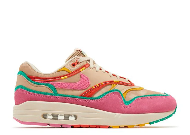 Bunte, vom Erbe inspirierte Laufschuhe