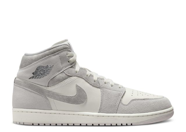 Air Jordan 1 Mid SE Sneaker