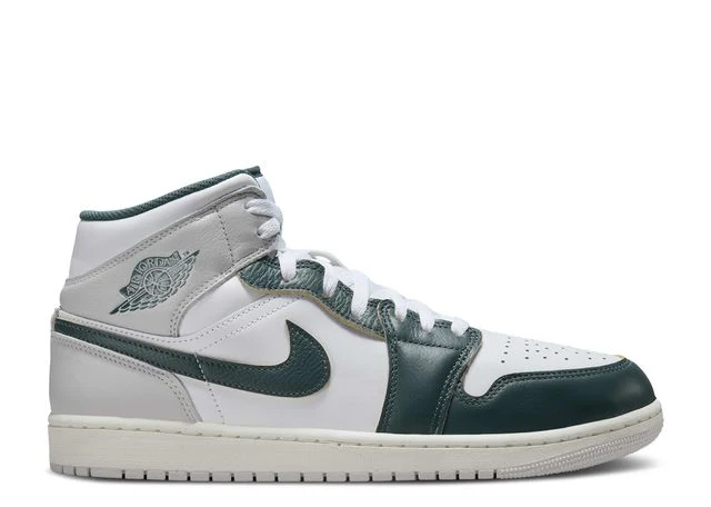 Air Jordan 1 Mid SE Sneaker
