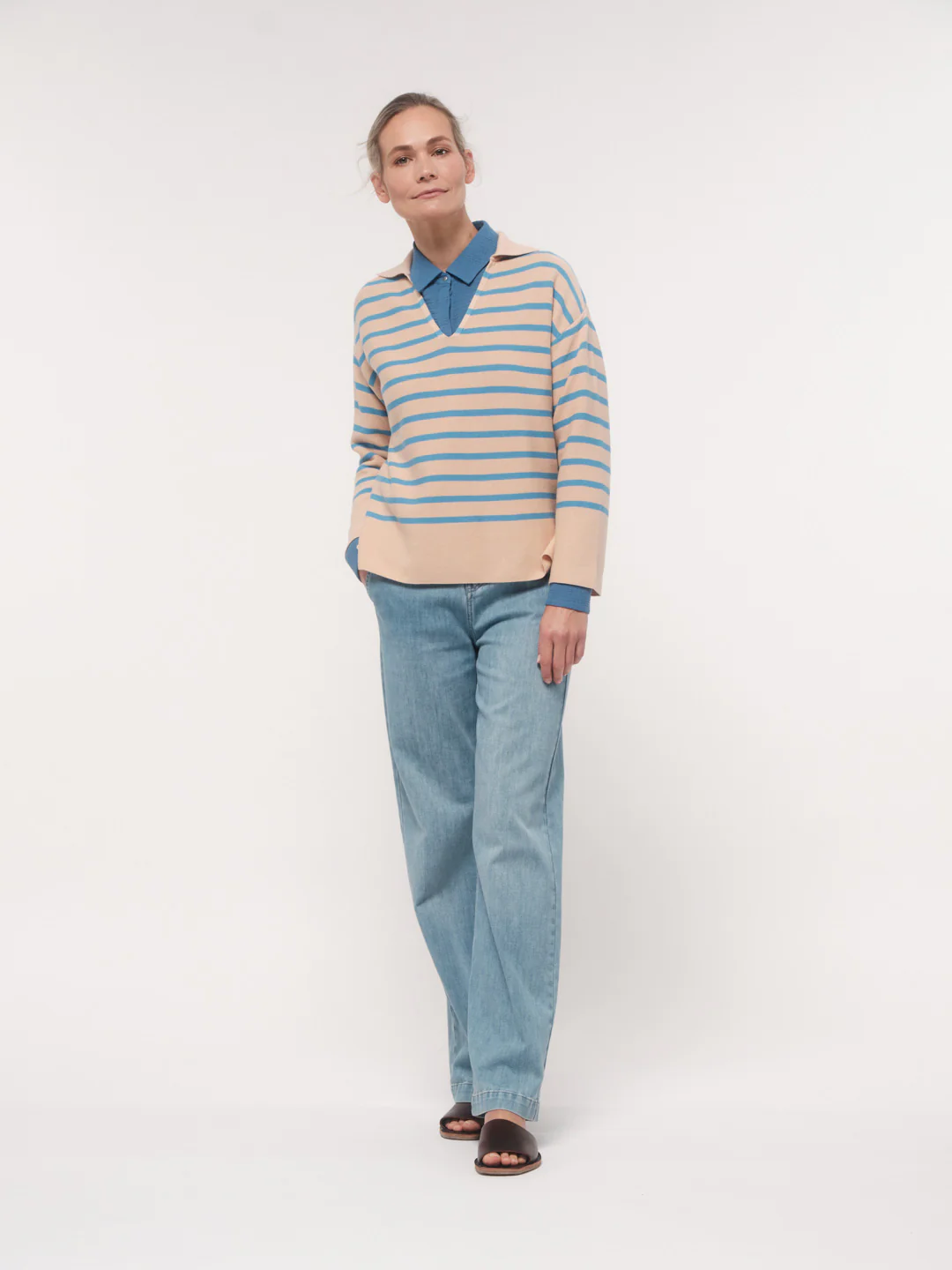 Gestreifter Strickpullover mit Polokragen