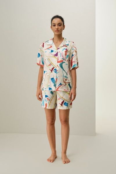 Kurzes Seidenpyjama-Set mit Sternzeichen