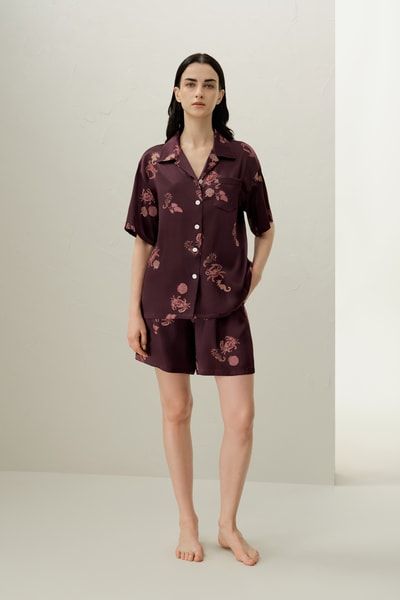 Kurzes Seidenpyjama-Set mit Tierkreiszeichen