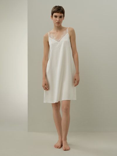 Seidenunterkleid mit Spitzendetails