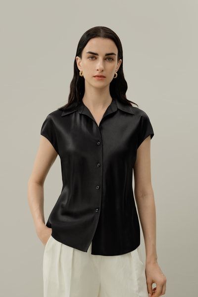 Elegante Seidenbluse mit Flügelärmeln