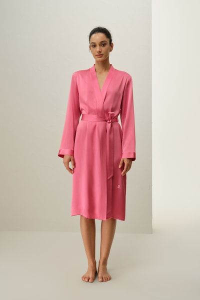 Eleganter Seidenmantel zum Entspannen