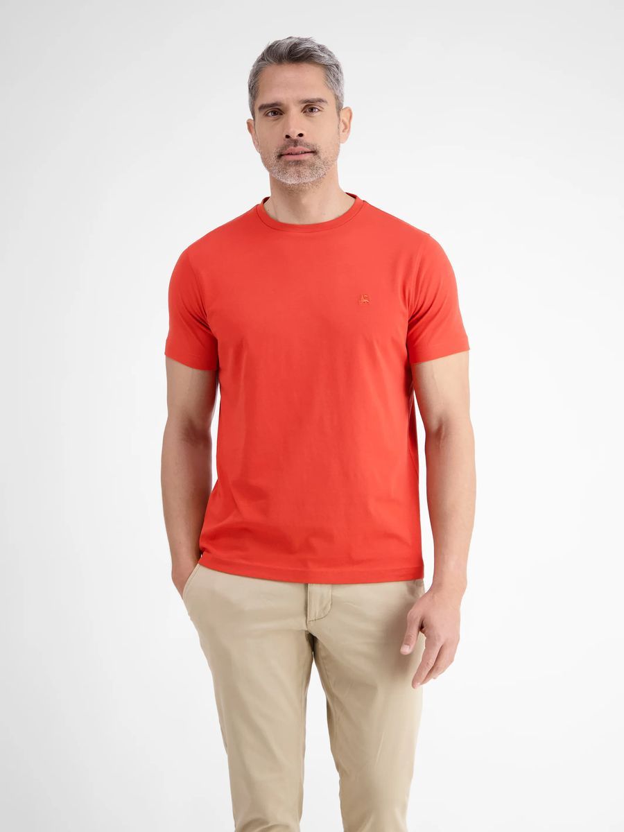 Klassisches unifarbenes Basic T-Shirt