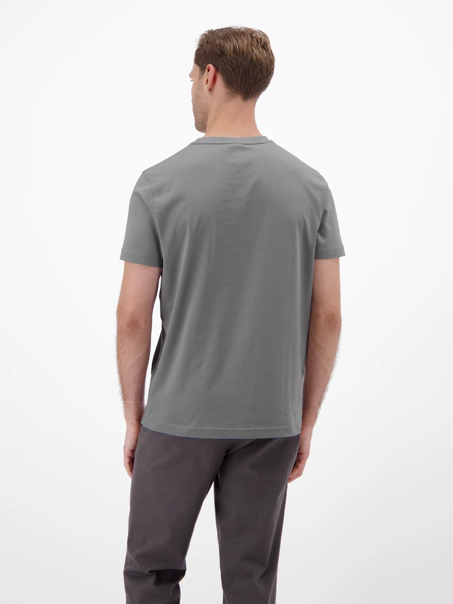 Klassisches unifarbenes Basic T-Shirt