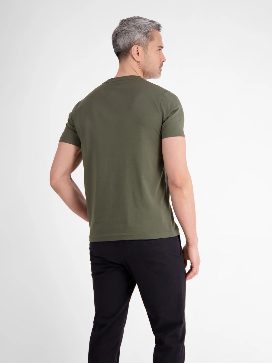 Klassisches unifarbenes Basic T-Shirt