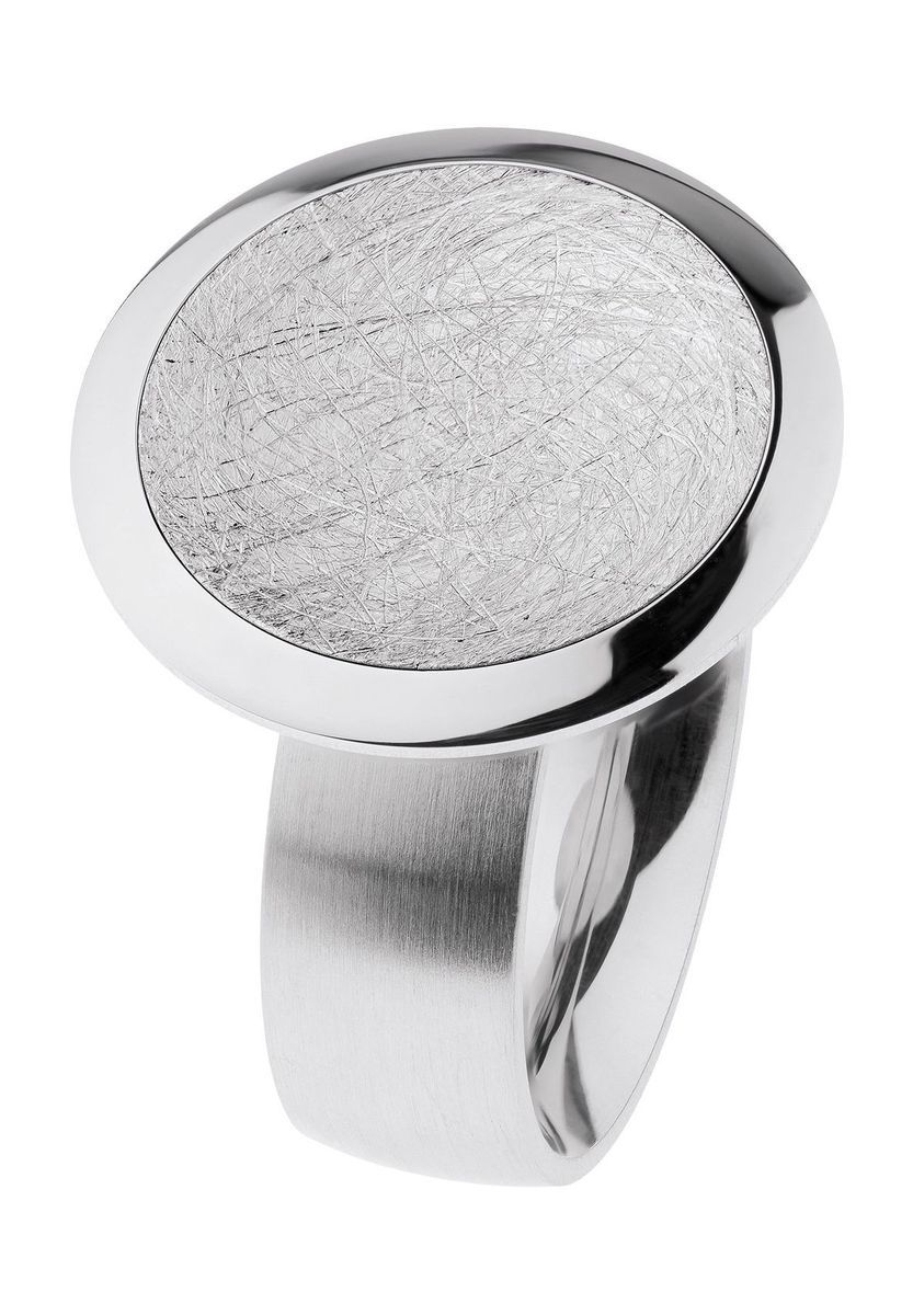 Moderner Edelstahlring mit Statement