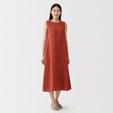 Ärmelloses gewaschenes Leinen-Midikleid