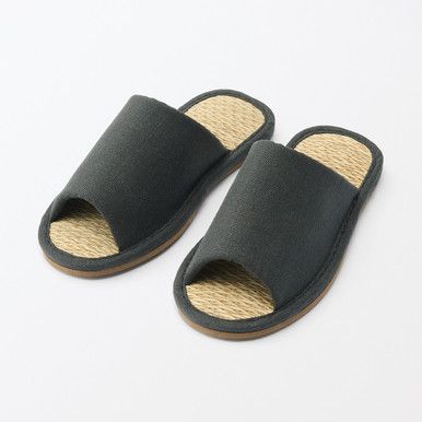 MUJI | Vorne offene Igusa‐Pantoffeln aus Leinen