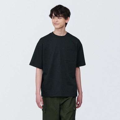 Locker geschnittenes T-Shirt mit Tasche