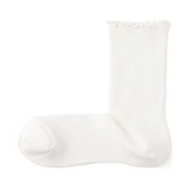 Gerippte Socken mit Rüschensaum