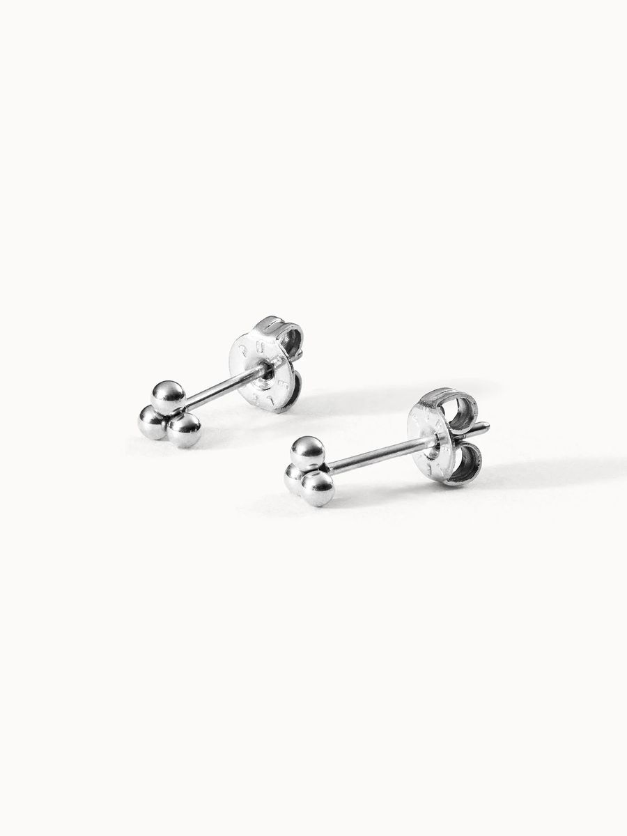 Minimalistische goldene Ohrstecker Cluster Design