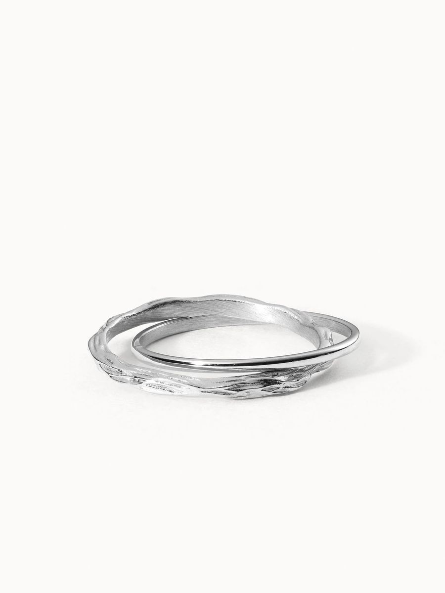 Ineinander verschlungener Ring Set im Hammerschlag Design