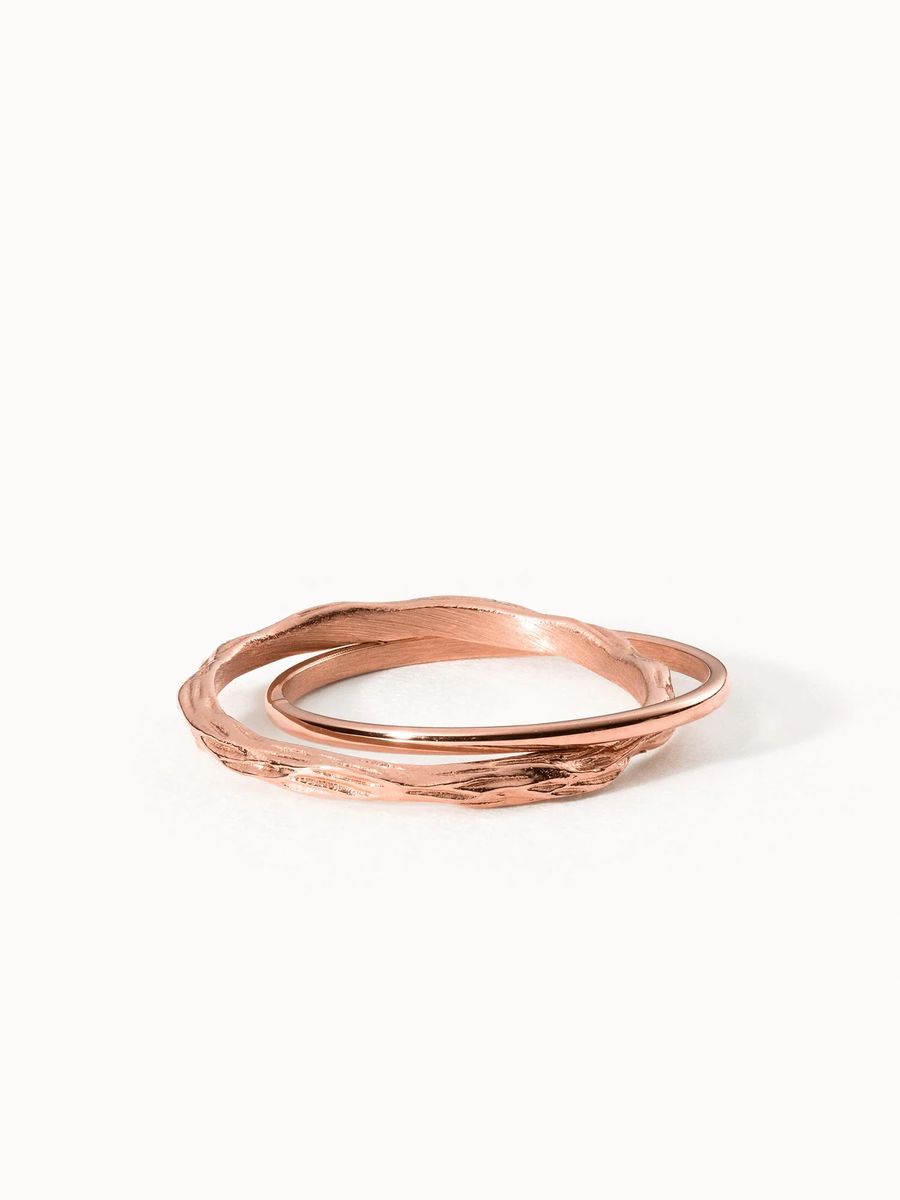 Ineinander verschlungener Ring Set im Hammerschlag Design