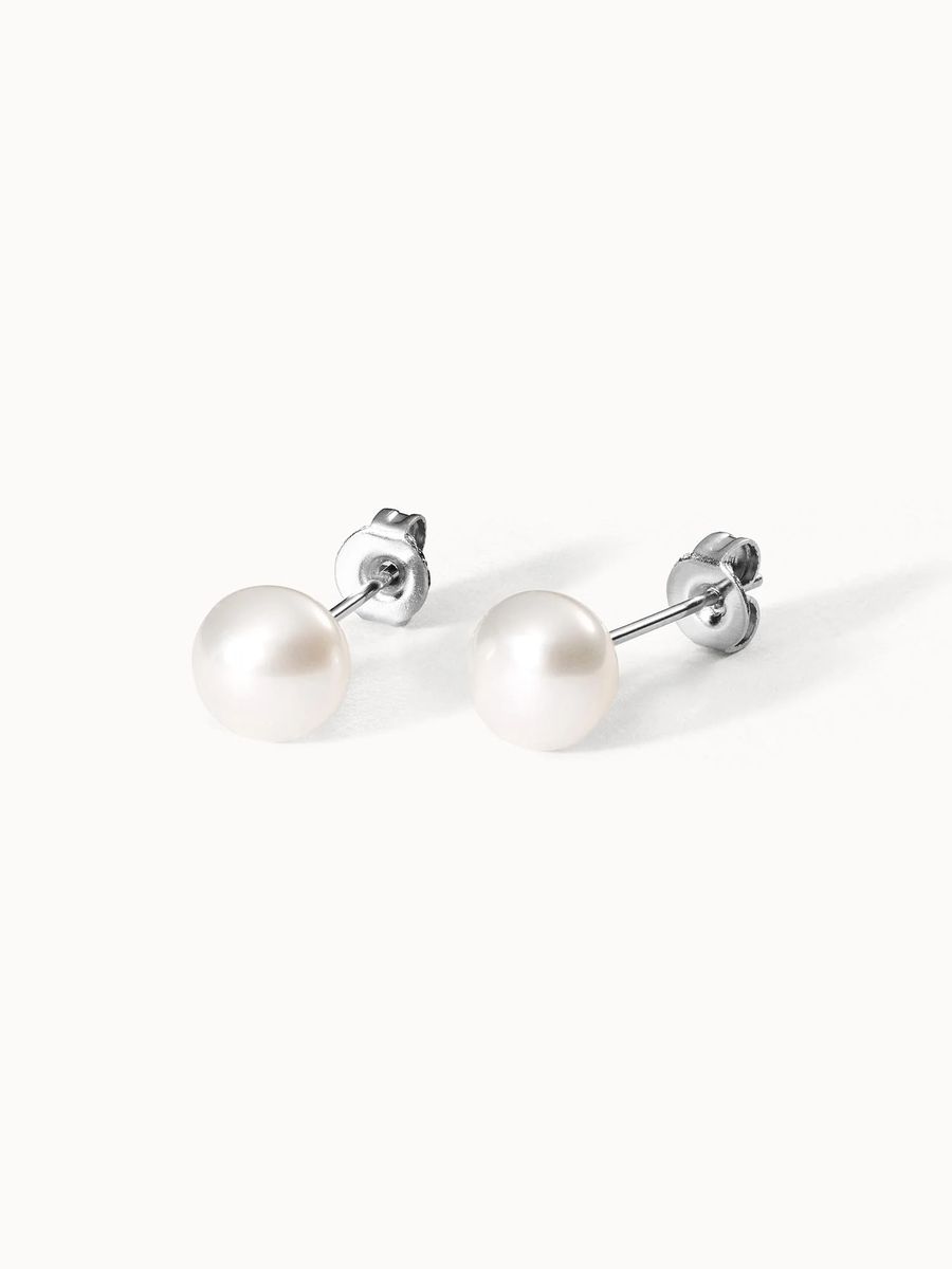 Perlenohrstecker mit goldenem Stift