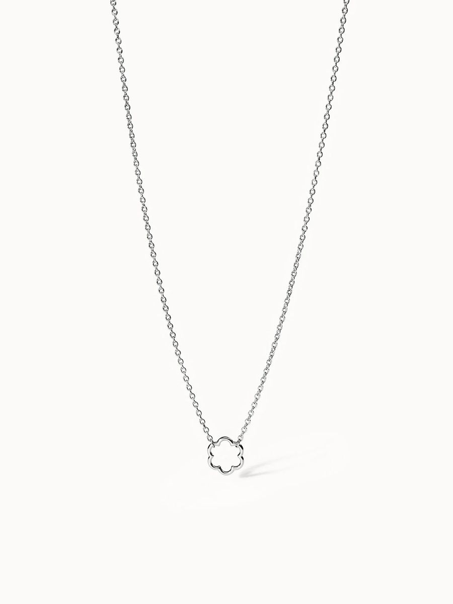 Halskette mit Blütenanhänger in Gold