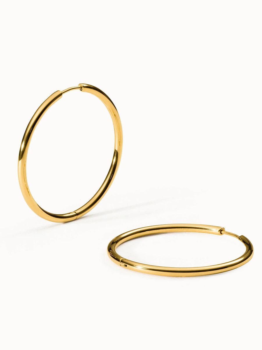 Klassische Goldene Creolen