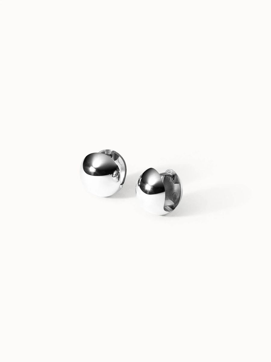 Skulpturale Kugel Huggie Creolen