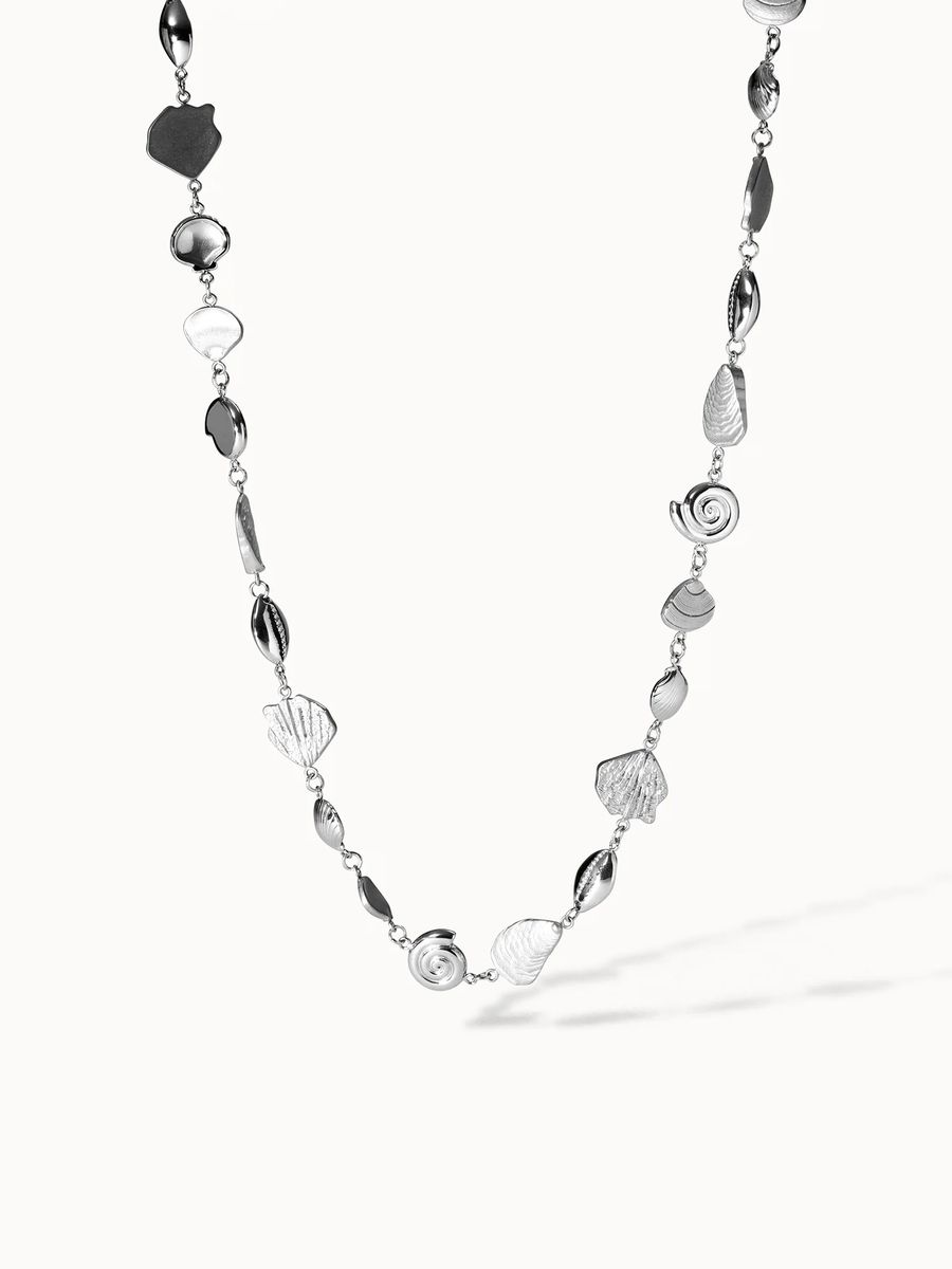 Ozeanisch-inspirierte goldene Muschel-Charm-Halskette