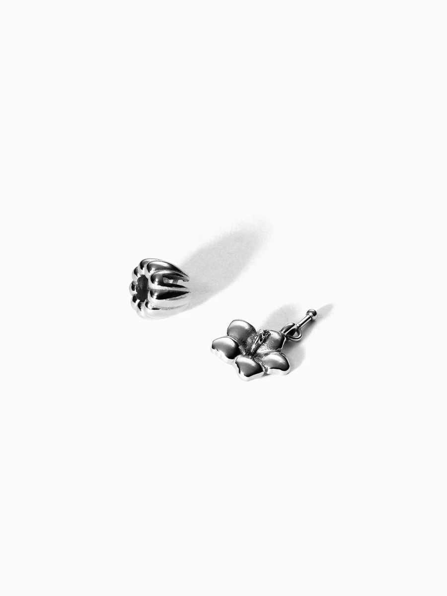 Goldener Hibiskus Blumen Charm Bead