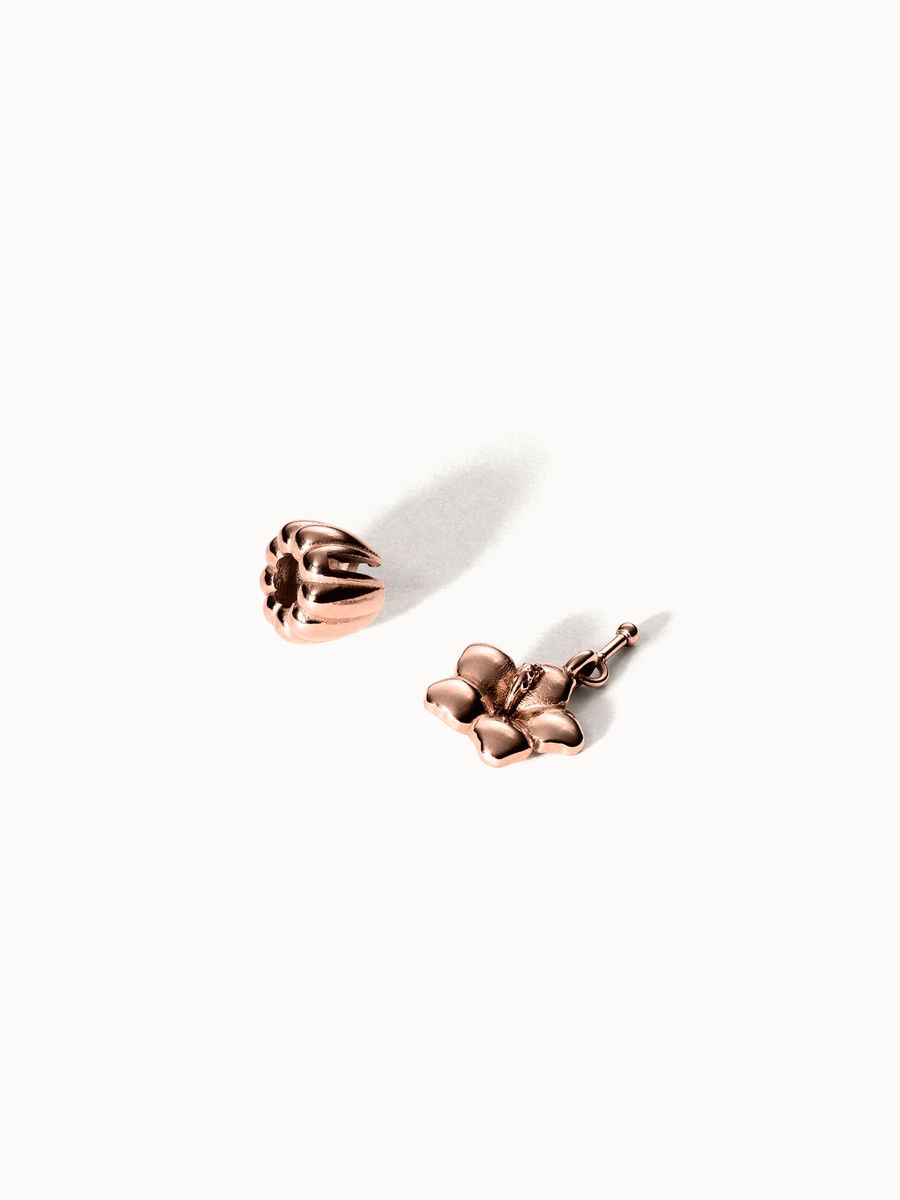 Goldener Hibiskus Blumen Charm Bead