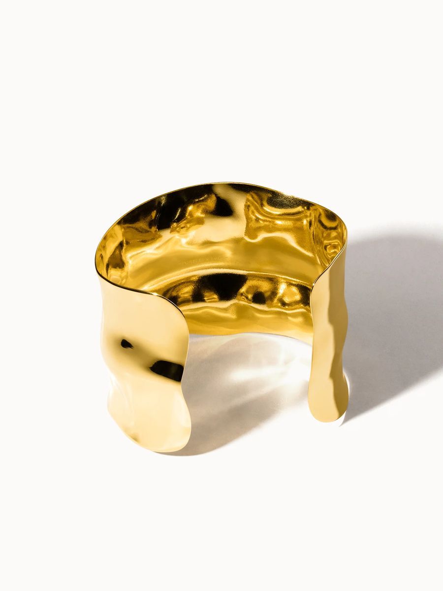 Skulpturale Armspange in Roségold