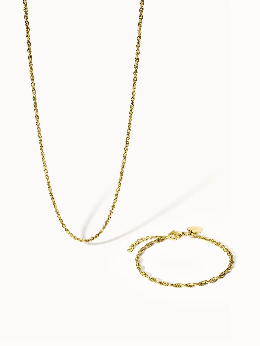 Elegantes goldfarbenes, gedrehtes Kettenschmuckset