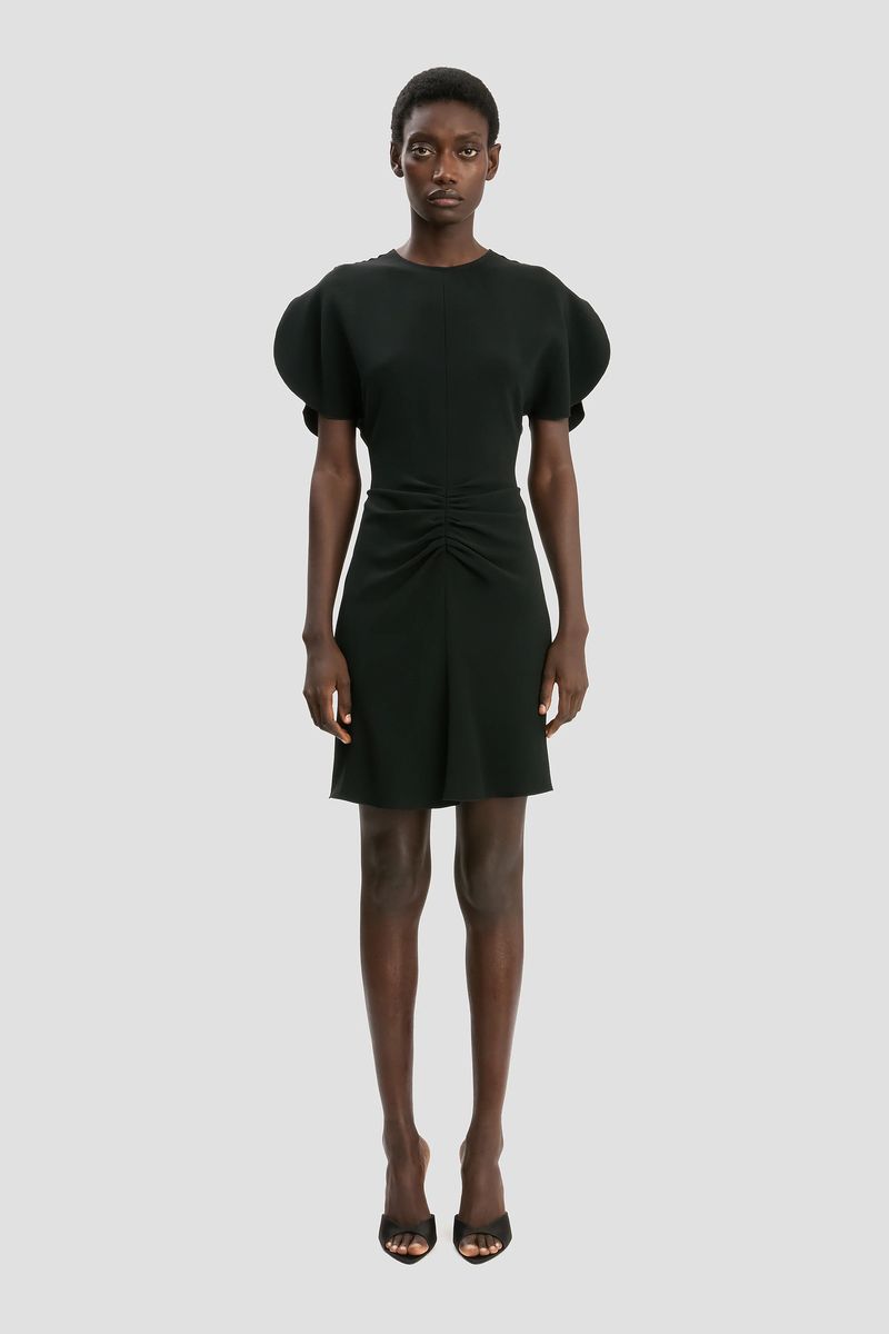 Schwarzes Mini-Kleid mit geraffter Taille