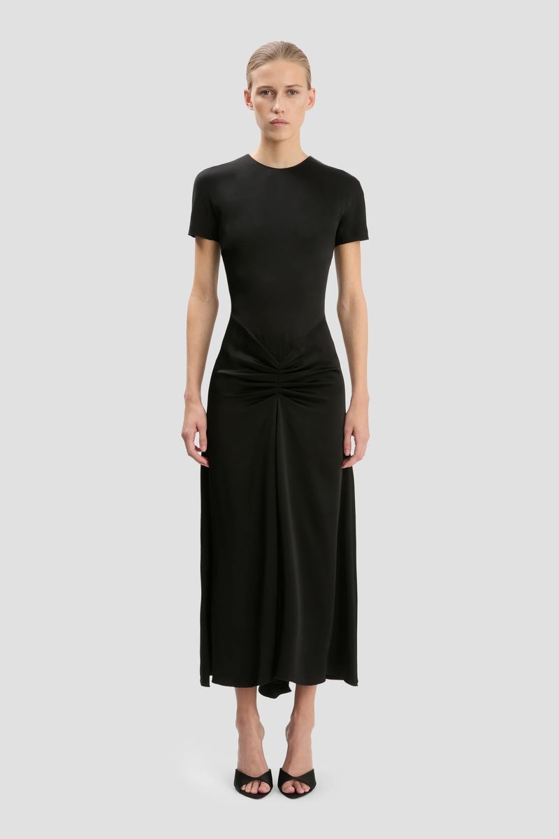 Elegantes schwarzes Midikleid mit Raffung