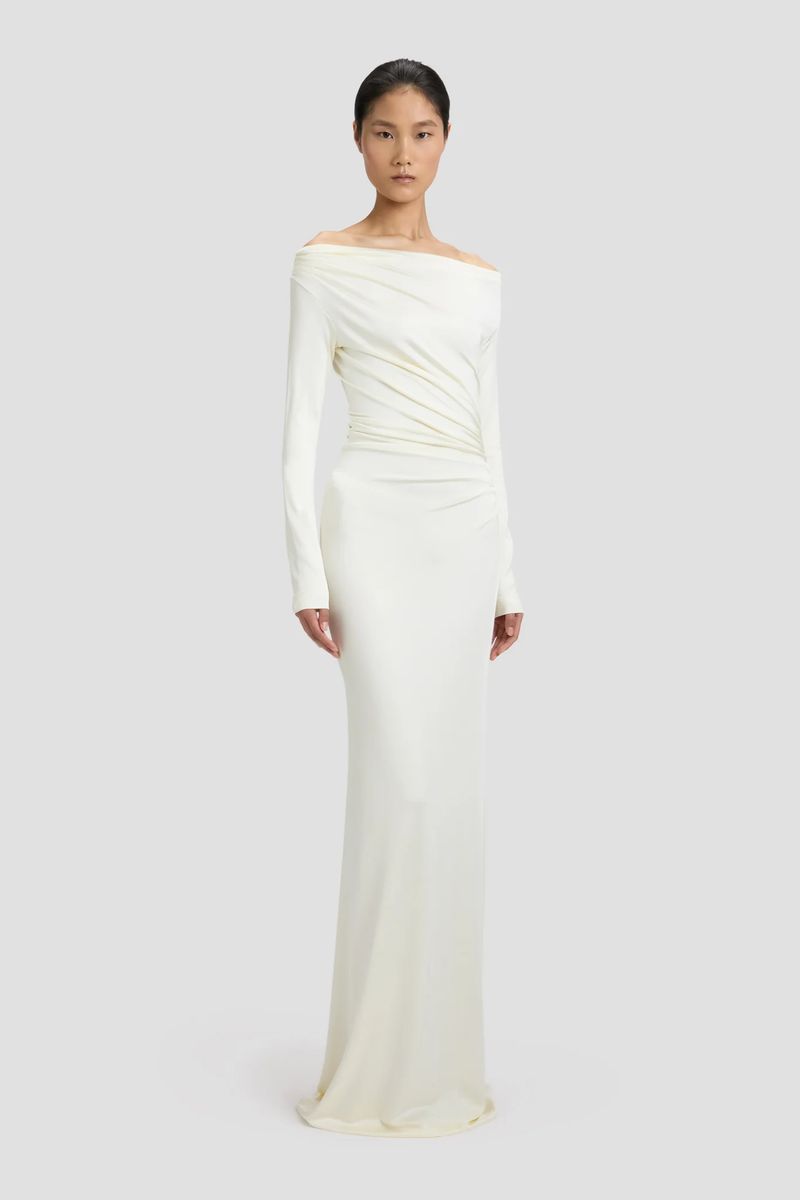 Elegantes, drapiertes schulterfreies Abendkleid