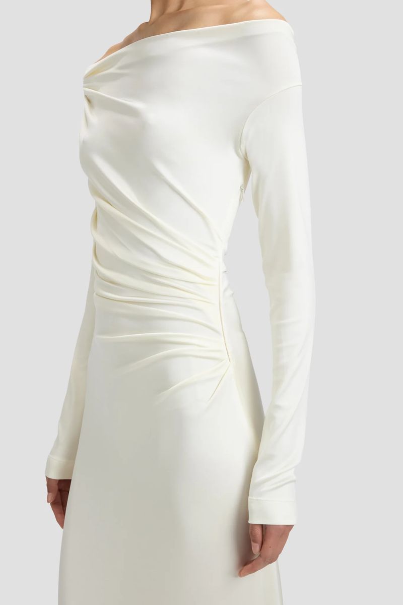Elegantes, drapiertes schulterfreies Abendkleid