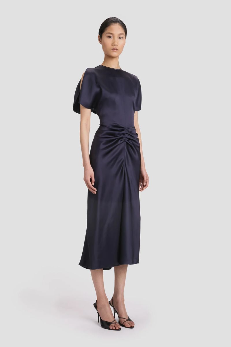 Elegantes Midikleid mit geraffter Taille