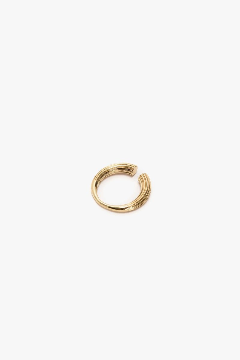 Ring im Manschettenknopf-Stil