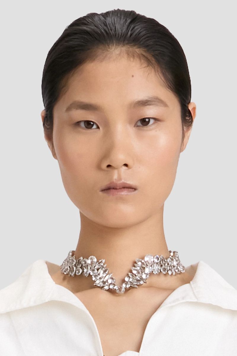 Kristallverzierter, versilberter Choker