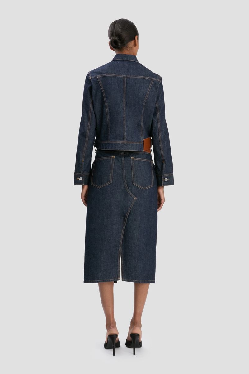 Kurze, figurbetonte Jeansjacke Helle Waschung