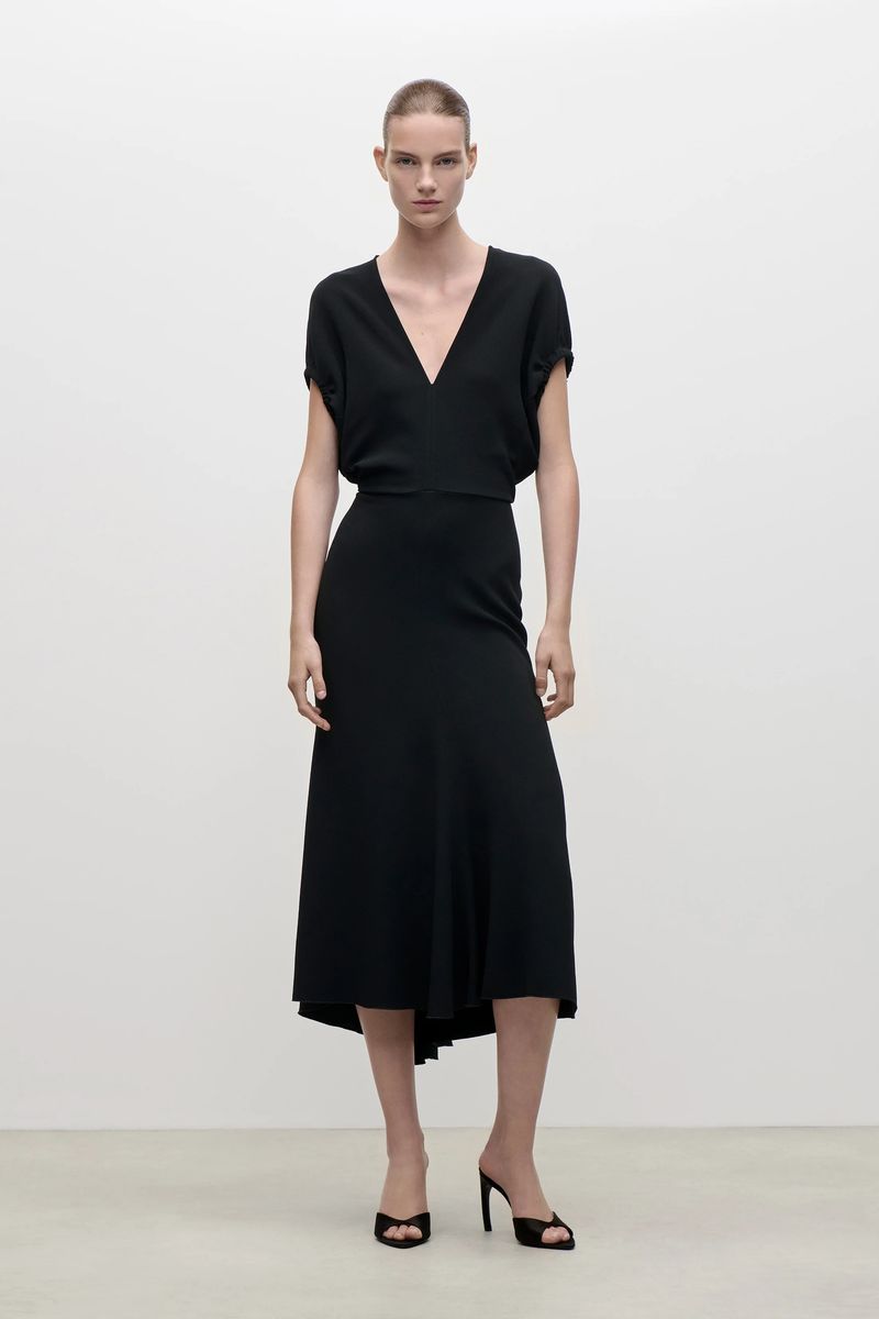 Cady-Midikleid mit V-Ausschnitt und Raffärmeln