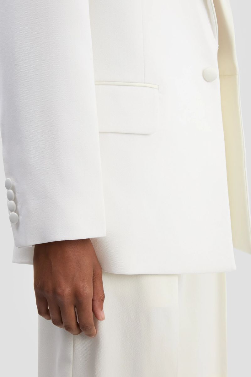 Elfenbeinfarbener, übergroßer, zweireihiger Blazer