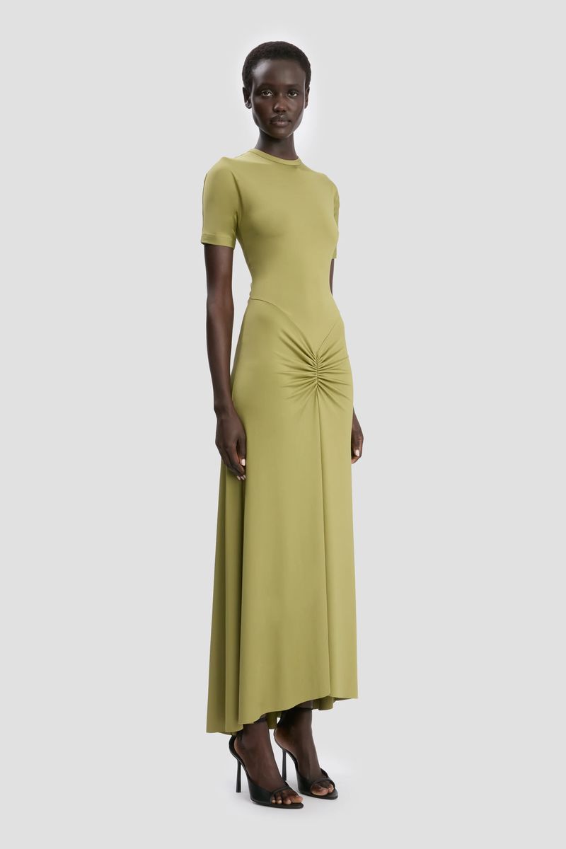 Elegantes grünes Midikleid mit Falten
