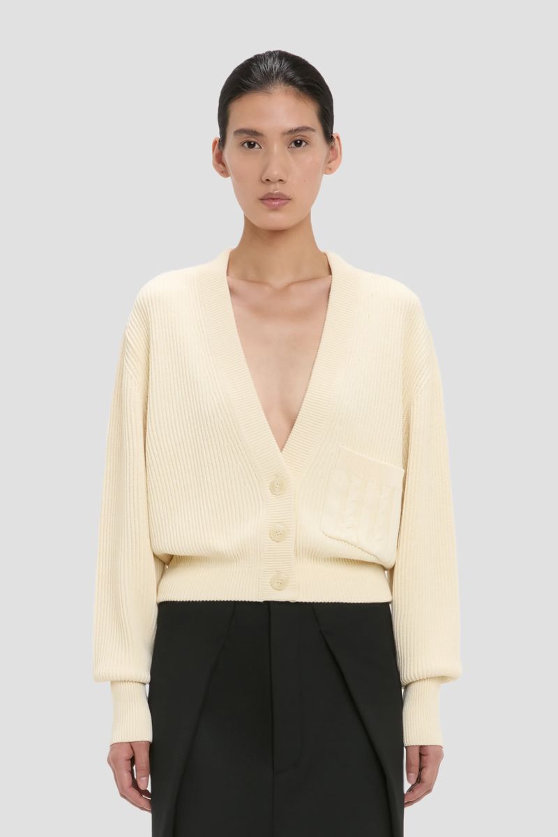 Zopfmuster-Strickjacke mit Tasche, verkürzt