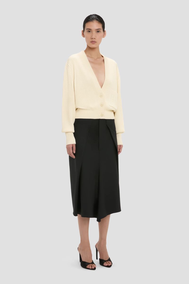 Zopfmuster-Strickjacke mit Tasche, verkürzt