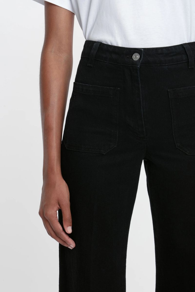 Hochtaillierte Jeans mit weitem Bein