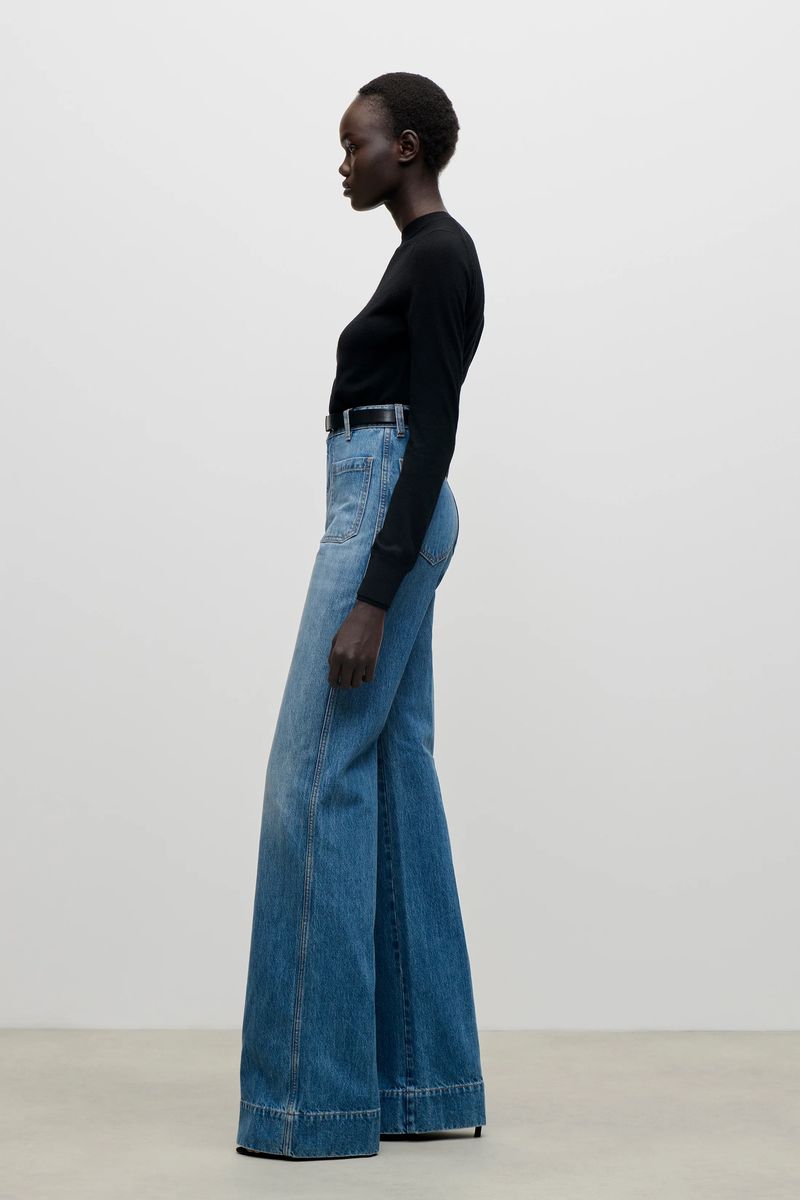 Weit geschnittene Jeans mit hoher Taille