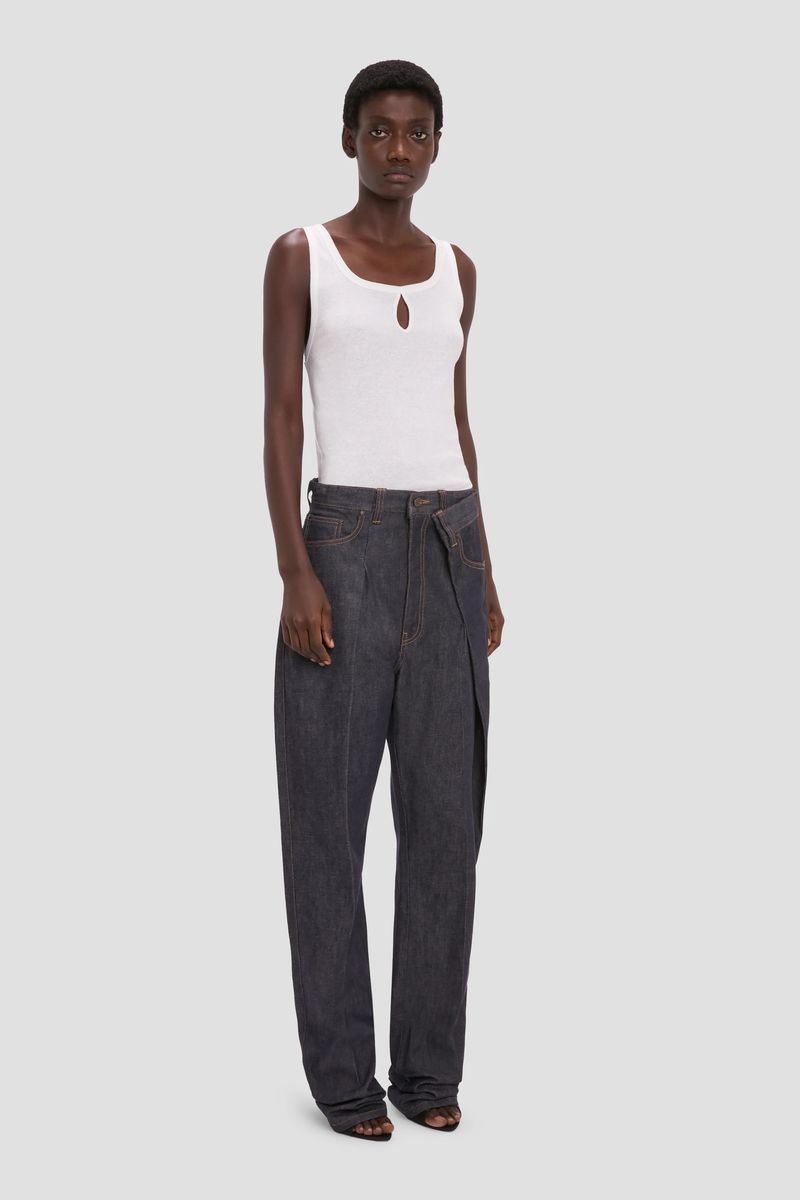 Weit geschnittene Jeans mit Faltdetail