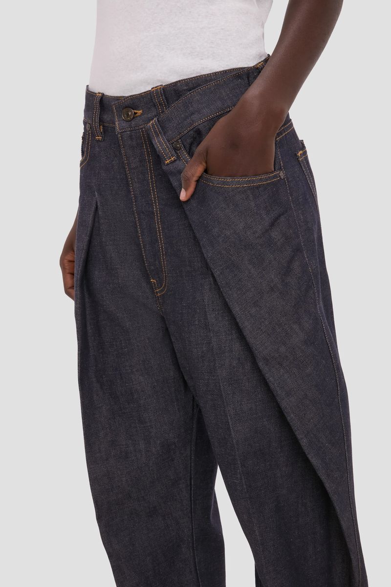 Weit geschnittene Jeans mit Faltdetail