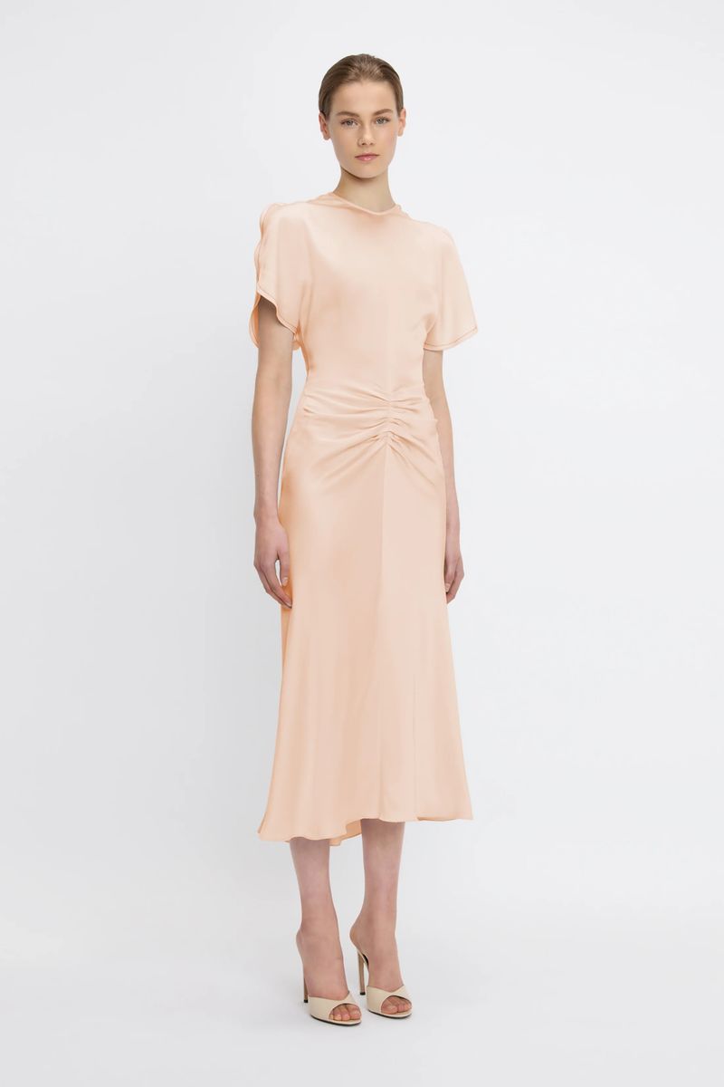 Elegantes Pfirsichfarbenes Midi-Kleid mit Raffung