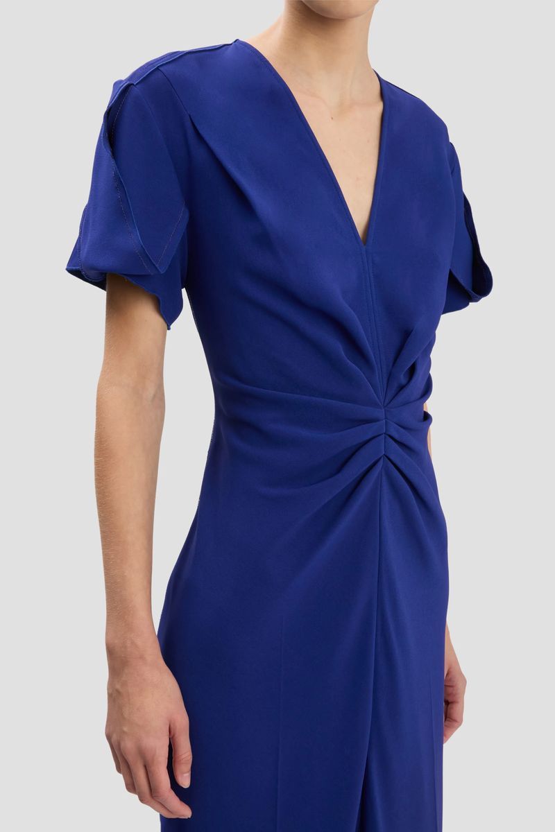 Elegantes blaues Midikleid mit Drehdetail vorne
