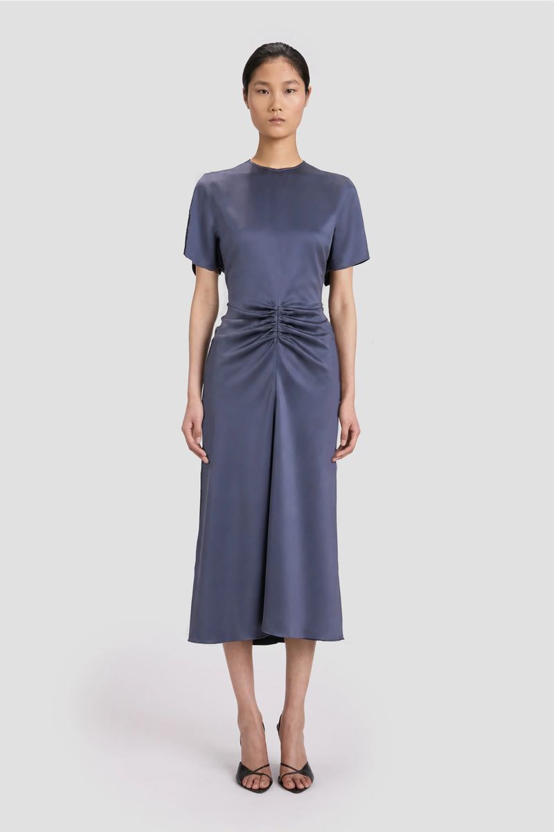 Bela Plissee-Satin-Midikleid