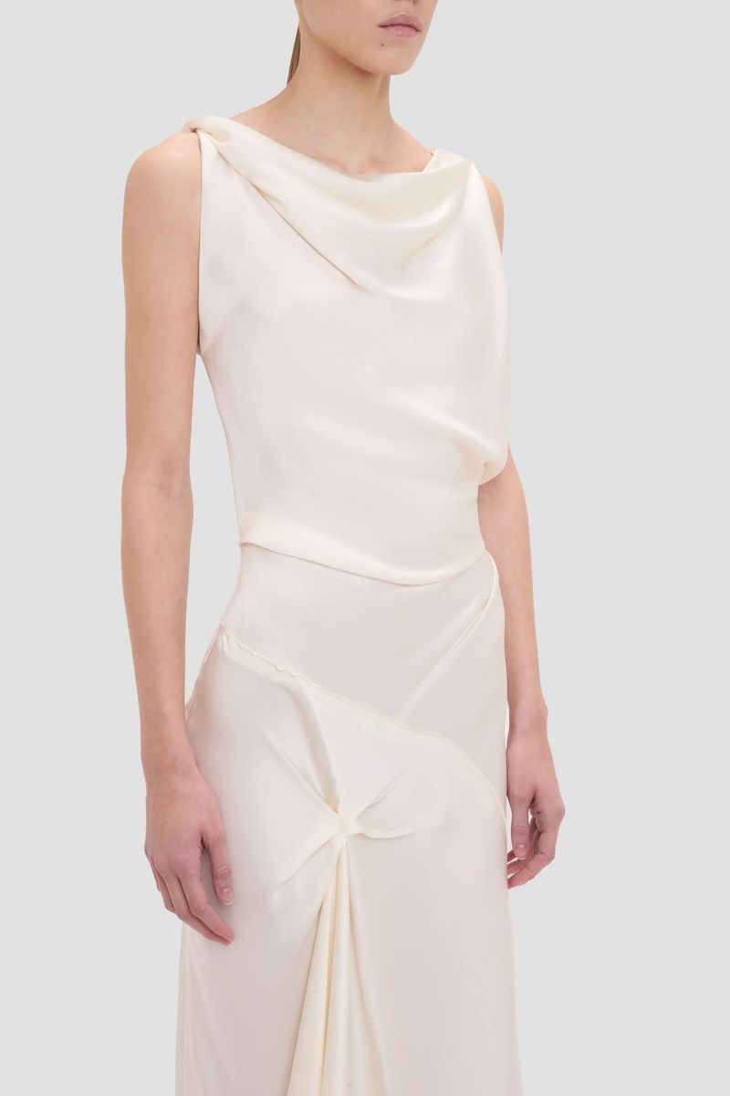 Elegantes elfenbeinfarbenes drapiertes Abendkleid